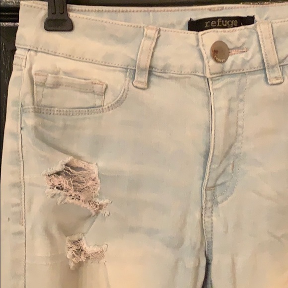 Refuge size 2 destroyed skinny jeans light wash - Picture 3 of 5